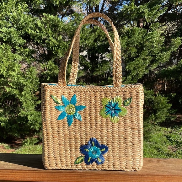 Floral Woven Straw Tote Bag - Picture 1 of 6